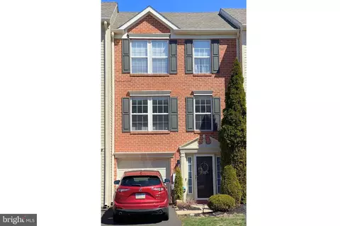 405 Amy Ct, North Wales, PA 19454