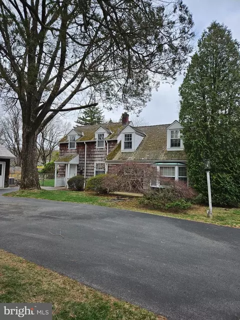355 W Moreland Ave, Hatboro, PA 19040