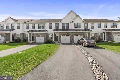 7984 Milltown Cir, Cheltenham, PA 19012