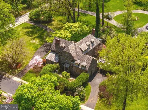 8216 Cedar Rd, Elkins Park, PA 19027