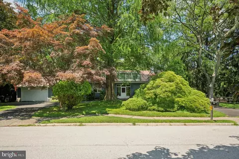 1426 Bryant Ln, Meadowbrook, PA 19046