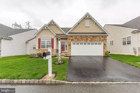 4353 Meadowridge Ln, Collegeville, PA 19426