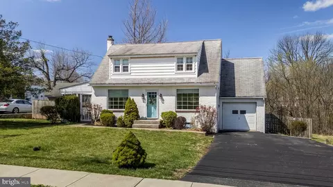 397 N Pleasantview Rd, Pottstown, PA 19464