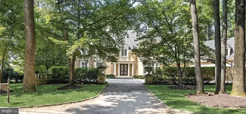 726 John Barry Dr, Bryn Mawr, PA 19010