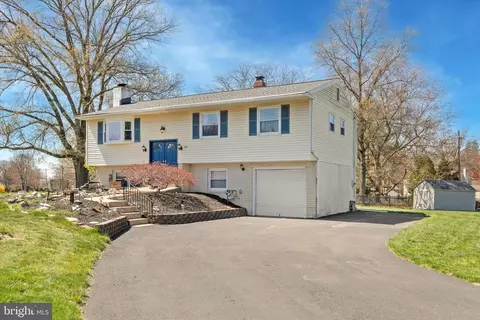 442 N Wales Rd, Lansdale, PA 19446