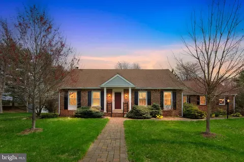 126 Crestwood Dr, Lansdale, PA 19446