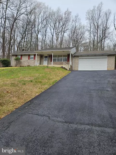 2429 Schaffer Rd, Pottstown, PA 19464