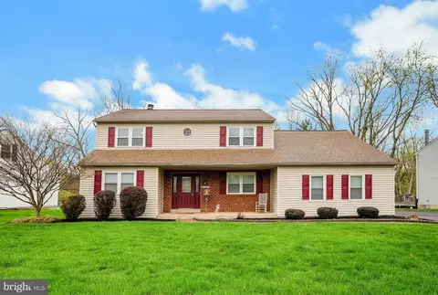 704 Vance Dr, Glenside, PA 19038