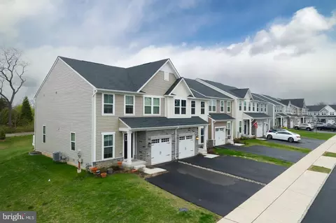 301 Sterling Dr, East Norriton, PA 19401