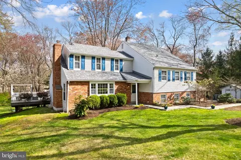 409 Toland Dr, Fort Washington, PA 19034