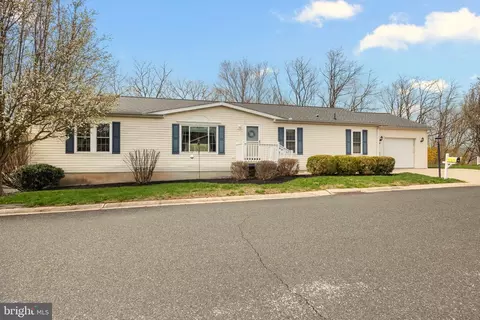 1032 Scenic View Dr, Schwenksville, PA 19473