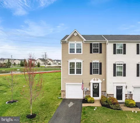195 Tulip Ln, Gilbertsville, PA 19525