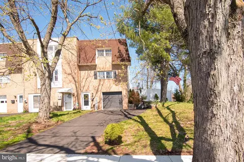 17 E Roberts St, Norristown, PA 19401