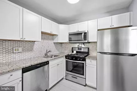 216 Meadowview Ln #216, Mont Clare, PA 19453