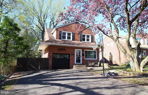 2112 Woodland Rd, Abington, PA 19001