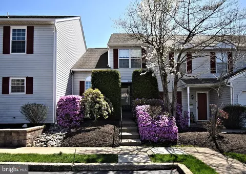 204 Stratford Ct, Lansdale, PA 19446
