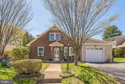 2076 Parkdale Ave, Glenside, PA 19038
