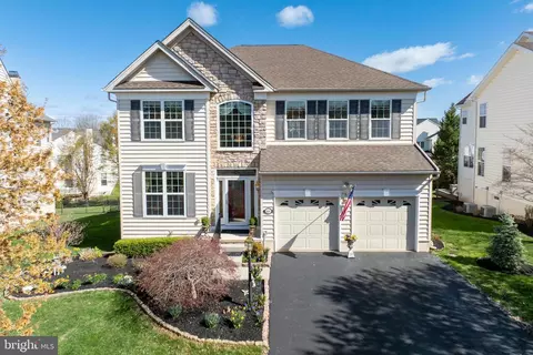 106 Mockingbird Cir, Phoenixville, PA 19460