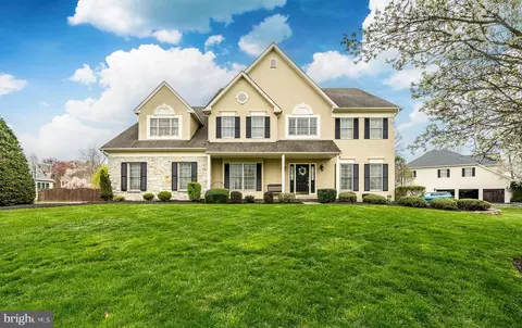 113 Usher Ln, North Wales, PA 19454