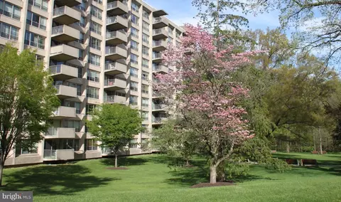 1001 City Ave #E-906, Wynnewood, PA 19096