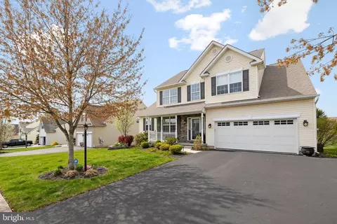 2915 Santa Maria Dr, Gilbertsville, PA 19525