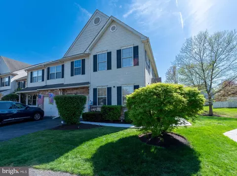 1208 Duchess Ct, Royersford, PA 19468