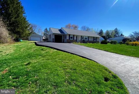 1022 Sparrow Rd, Norristown, PA 19403