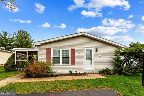 12 Wildbriar Ct, Harleysville, PA 19438