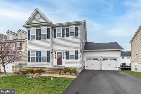 2132 Sunnyvale Dr, Pennsburg, PA 18073