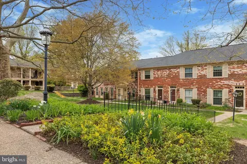 121 Macklenburg Dr #L 21C, Penllyn, PA 19422