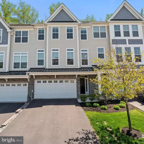 2056 Julia Dr, Conshohocken, PA 19428