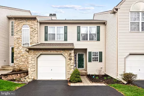 57 Bristol Ct, Norristown, PA 19403