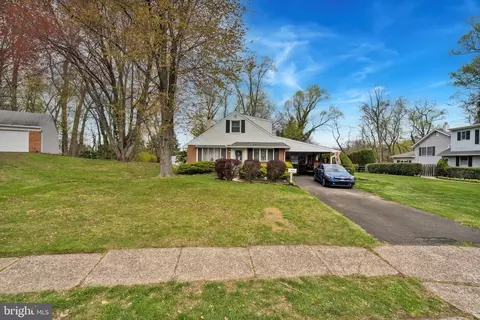 240 Cowbell Rd, Willow Grove, PA 19090
