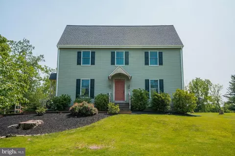 792 Swamp Picnic Rd, Gilbertsville, PA 19525