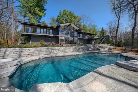 308 Sprague Cir, Penn Valley, PA 19072