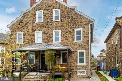 92 Orange Ave, Ambler, PA 19002
