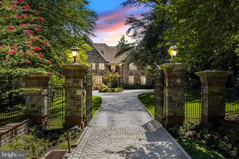 1045 Waverly Rd, Gladwyne, PA 19035