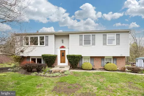 961 Crest Rd, Lansdale, PA 19446