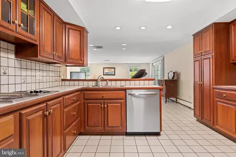 912 Centennial Rd, Penn Valley, PA 19072 photo 10