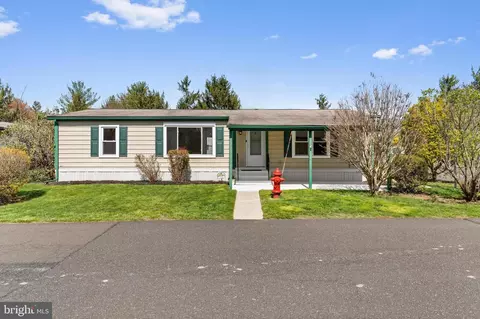 548 Overview Ln, North Wales, PA 19454