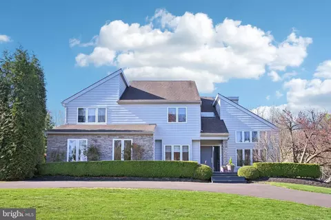 1819 Beacon Hill Dr, Dresher, PA 19025