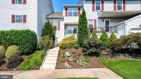 604 Stratford Ct, Lansdale, PA 19446