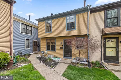 109 Franklin Ct, North Wales, PA 19454