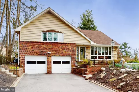 19 Laburnum Ln, Wyncote, PA 19095