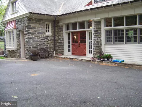 335 Bent Rd, Wyncote, PA 19095