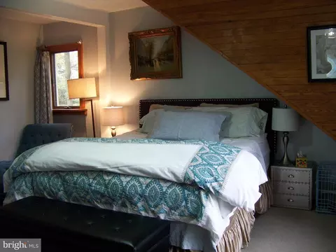 Bedroom - 335 Bent Rd, Wyncote, PA 19095 photo 8 of 9