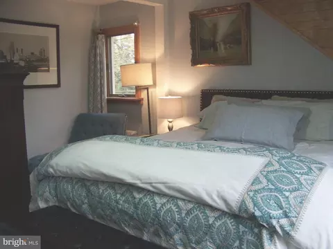Bedroom - 335 Bent Rd, Wyncote, PA 19095 photo 6 of 9