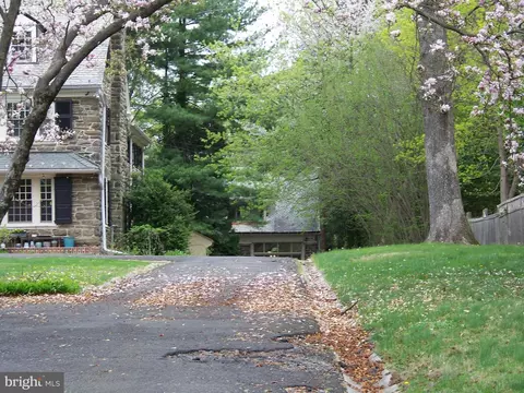 Exterior - 335 Bent Rd, Wyncote, PA 19095 photo 1 of 4