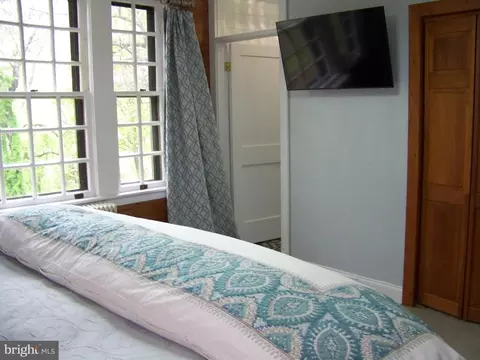 Bedroom - 335 Bent Rd, Wyncote, PA 19095 photo 4 of 9
