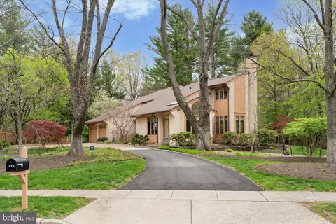 215 Old Church Rd, North Wales, PA 19454